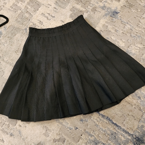 Zac Posen × Target Black Pleated Mini Skirt Paperbag waist size 3. - Picture 13 of 16